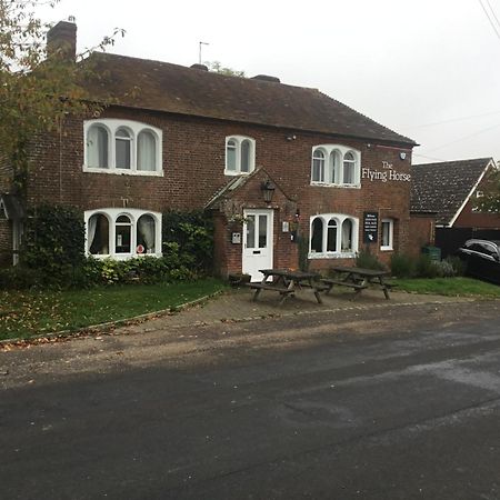 The Flying Horse Inn Boughton Aulph Dış mekan fotoğraf