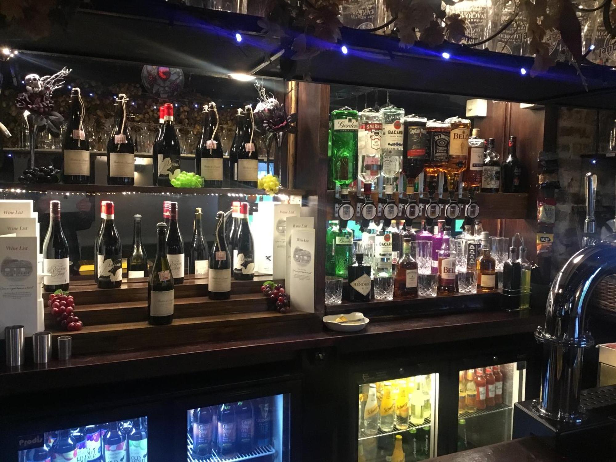 The Flying Horse Inn Boughton Aulph Dış mekan fotoğraf