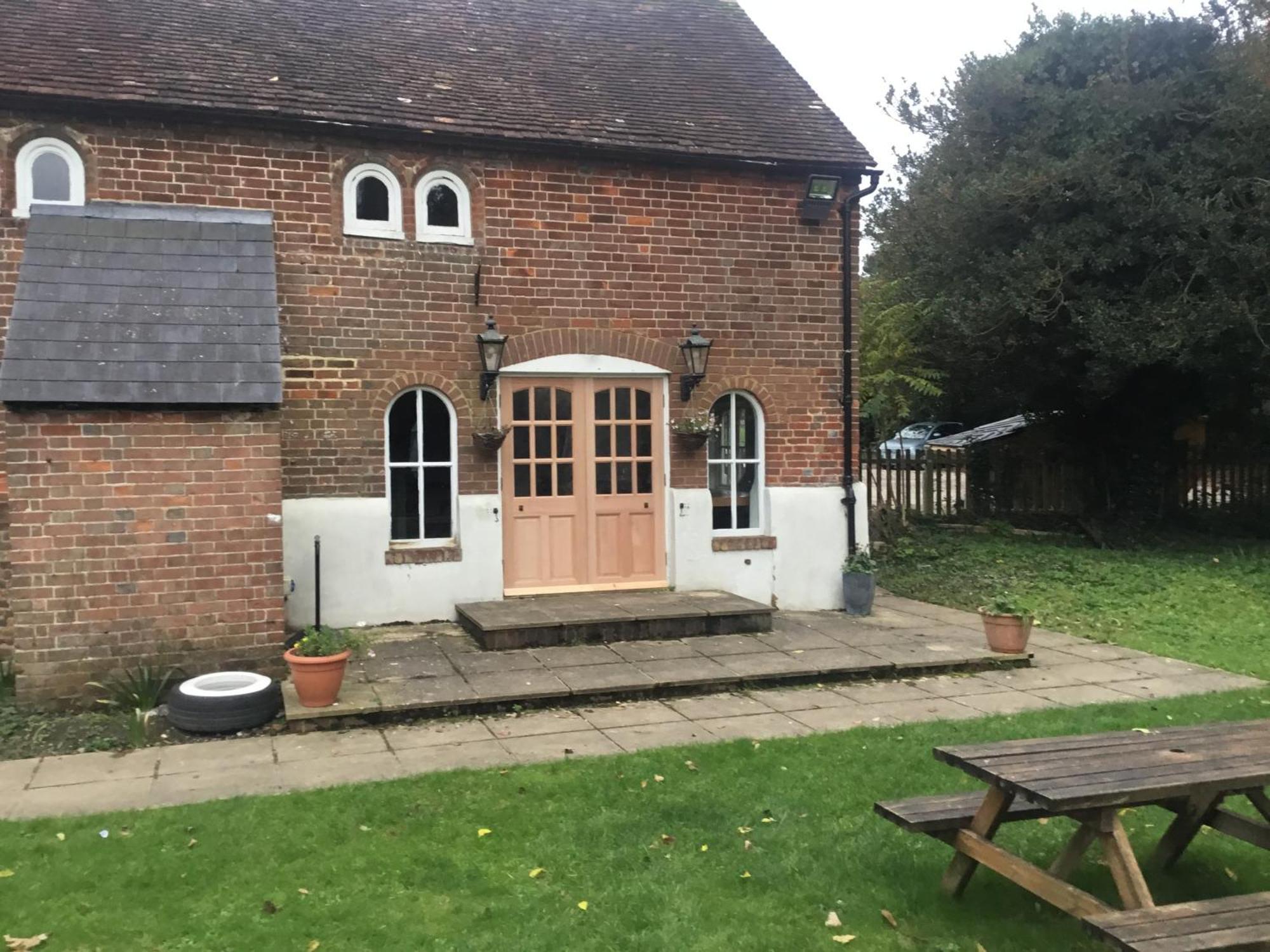 The Flying Horse Inn Boughton Aulph Dış mekan fotoğraf
