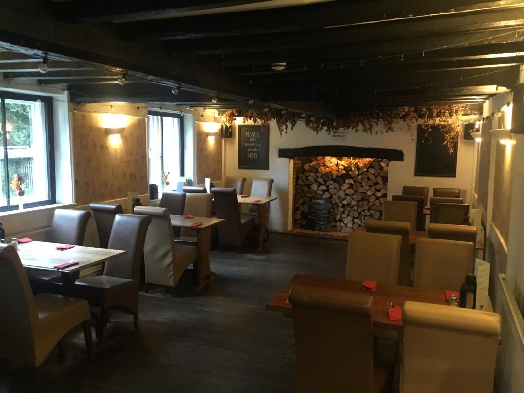 The Flying Horse Inn Boughton Aulph Dış mekan fotoğraf
