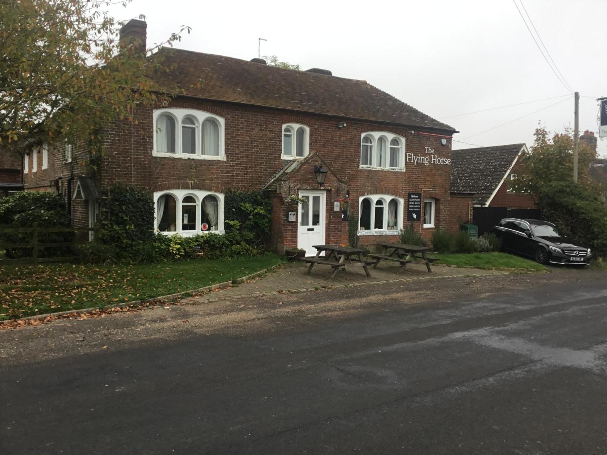 The Flying Horse Inn Boughton Aulph Dış mekan fotoğraf